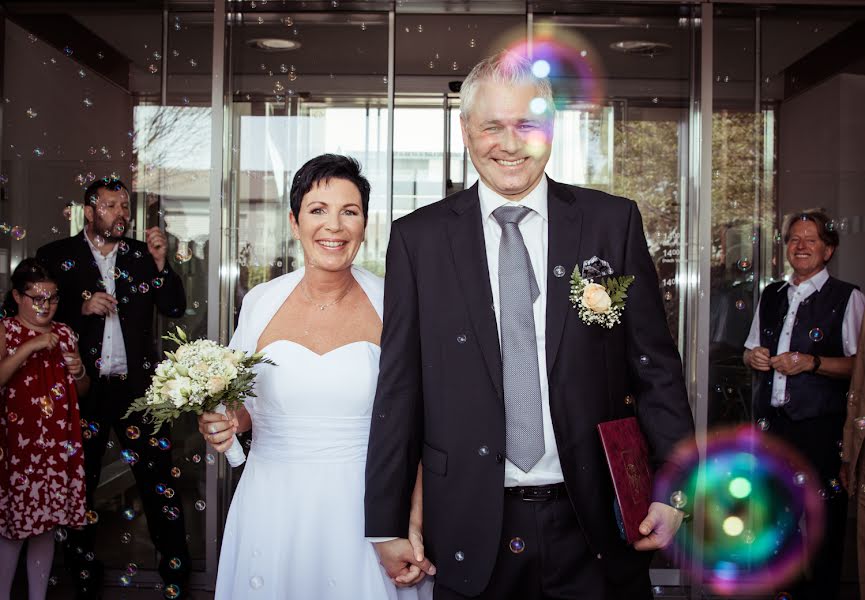 結婚式の写真家Katharina Feuchtner (kfeuchtner)。2019 5月11日の写真