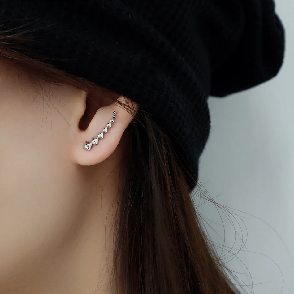 Boucles d'oreilles losange à motif géométrique tendance. La section transversale crée des motifs uniques, parfaites pour sublimer votre look.