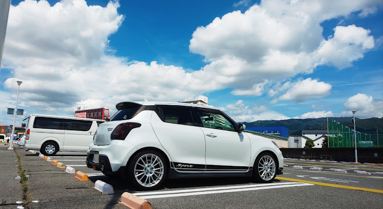 スイフトスポーツのサンシャインワーフ神戸・神戸へ いこうべ❓️w🤭🤭🤭💦・ハイパースポーツミーティング・第2弾！！・ハイパーな❓️デモカー Vol1に関するカスタム事例の投稿画像1枚目