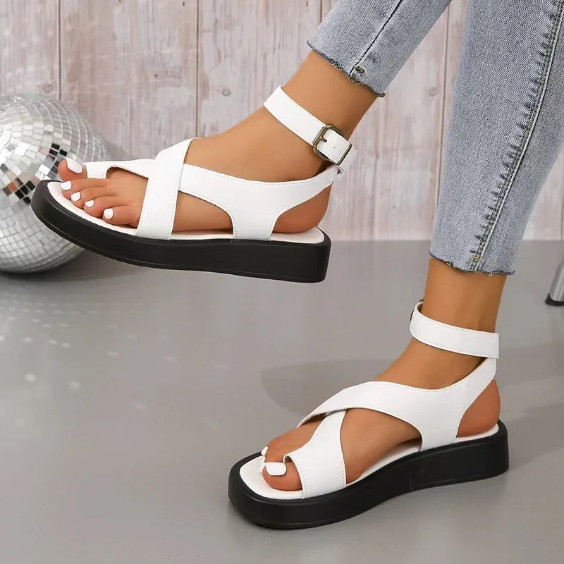 Sandali Romani Casual con Plateau in Poliuretano, Copertura delle Dita, Fibbia e Allacciatura Esterna. Comodi e alla moda per ogni occasione.
