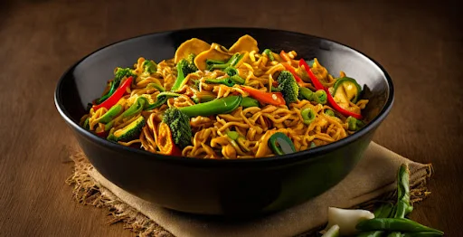 Veg Hakka Noodles.