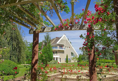 House with garden and terrace 3