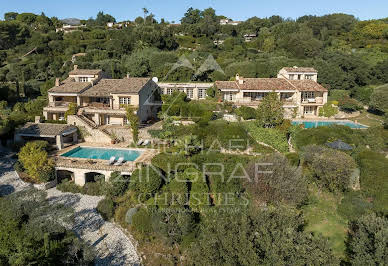 Villa avec piscine et terrasse 14