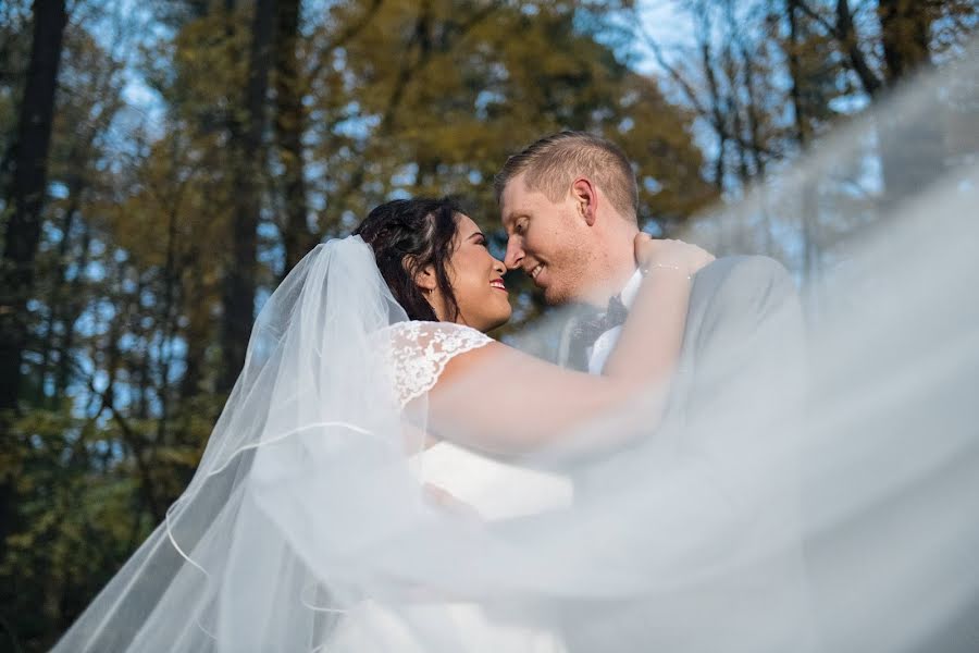 Wedding photographer Lorna Stell (lornastell). Photo of 8 September 2019