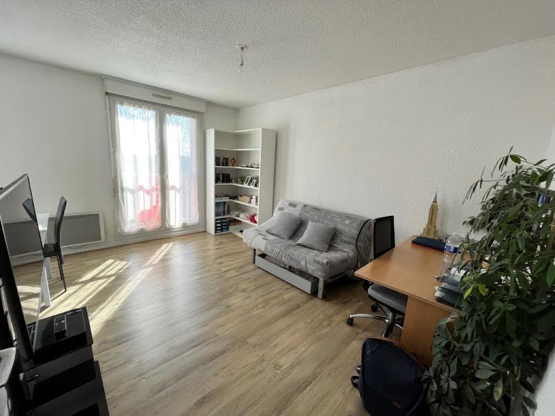 Location  appartement 1 pièce 24 m² à Limoges (87000), 340 €