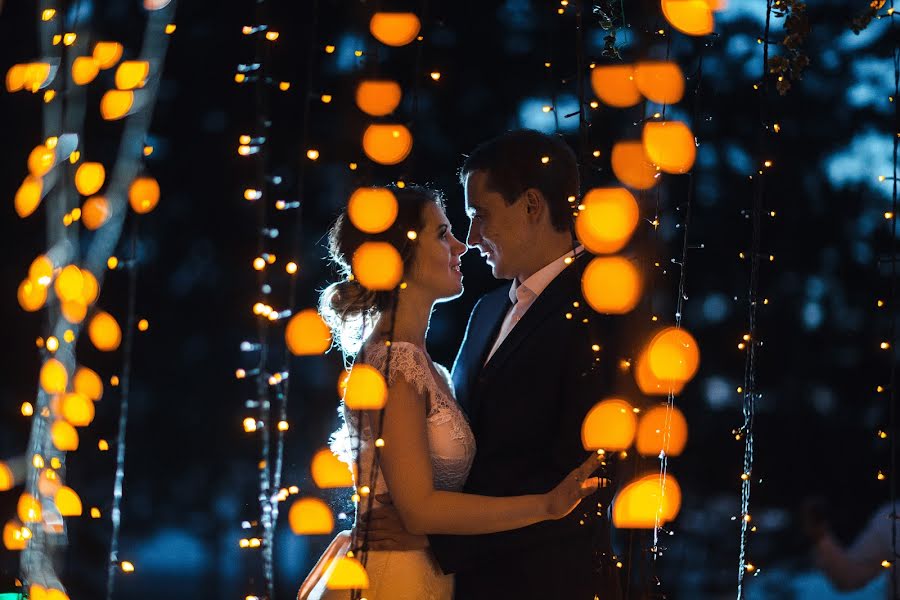 Fotógrafo de casamento Elena Tolubeeva (itzy). Foto de 28 de fevereiro 2019