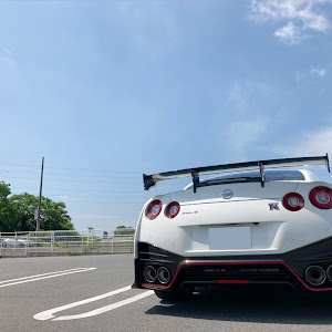 NISSAN GT-R