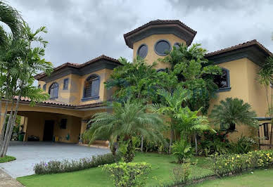 Maison avec piscine et terrasse 14