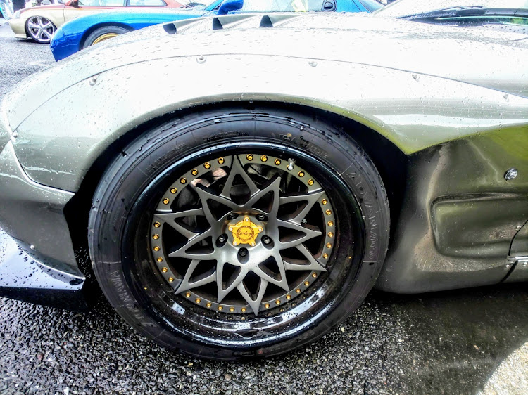 RX-7のFC3S・ミッチー撮り・大黒パーキング・ロータリー🍙・前回BIRTHDAY㊗️コメントありがとう😊🙏に関するカスタム事例の投稿画像6枚目