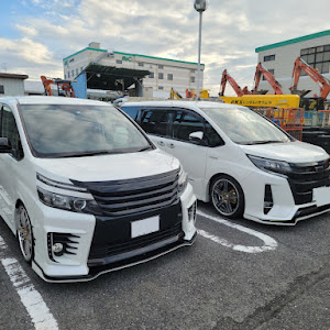 ヴォクシー ZRR80W