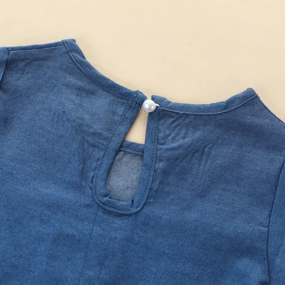 Top de manga flare para meninas e calças estampadas azuis. Conforto e estilo para suas pequenas. Perfeito para brincar e passear com elegância.