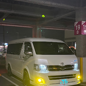 ハイエースバン