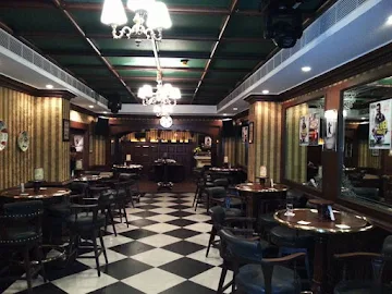 best_bars_pubs_chennai_10_downing_street_image