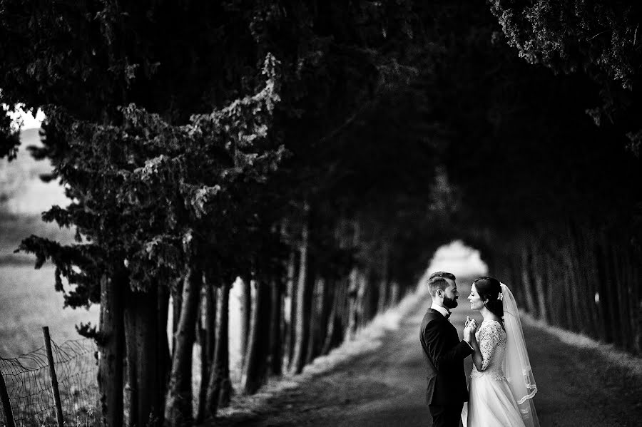 Wedding photographer Emanuele Carpenzano (emanuelecarpenz). Photo of 19 December 2022