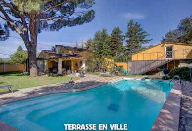 Maison avec piscine et terrasse 15