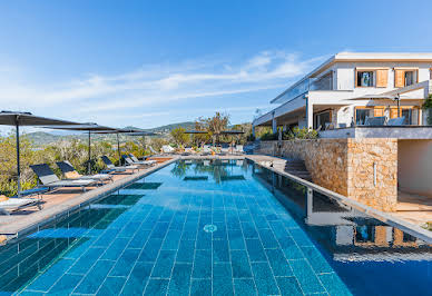 Seaside villa with pool 2