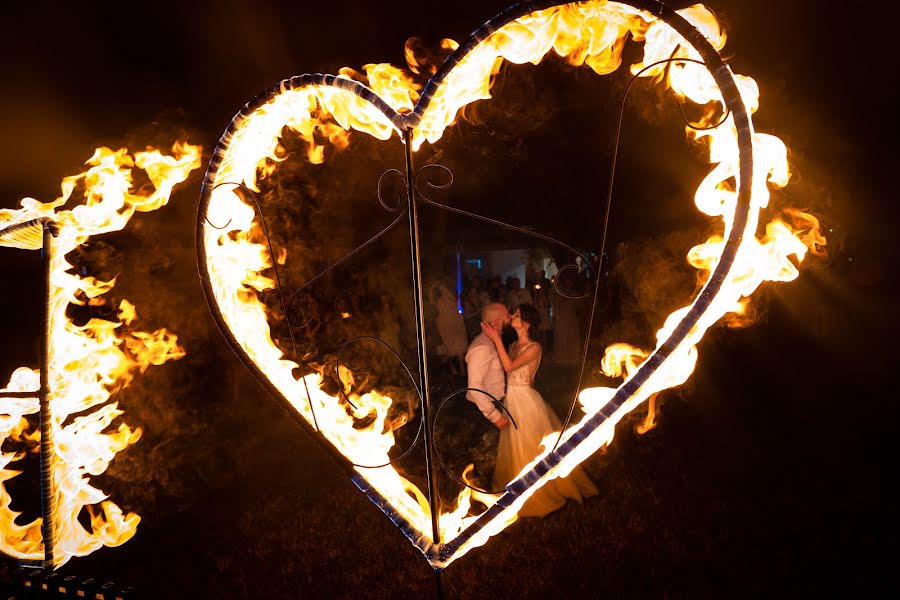 Fotógrafo de casamento Violeta Pefticheva (pefticheva). Foto de 14 de junho 2022