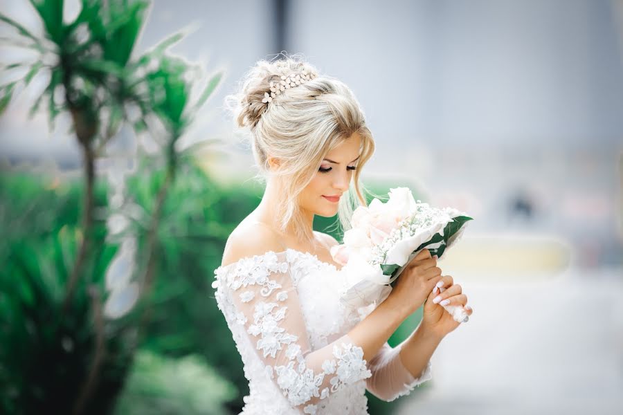 Fotografo di matrimoni Vitalik Gandrabur (ferrerov). Foto del 22 gennaio 2018