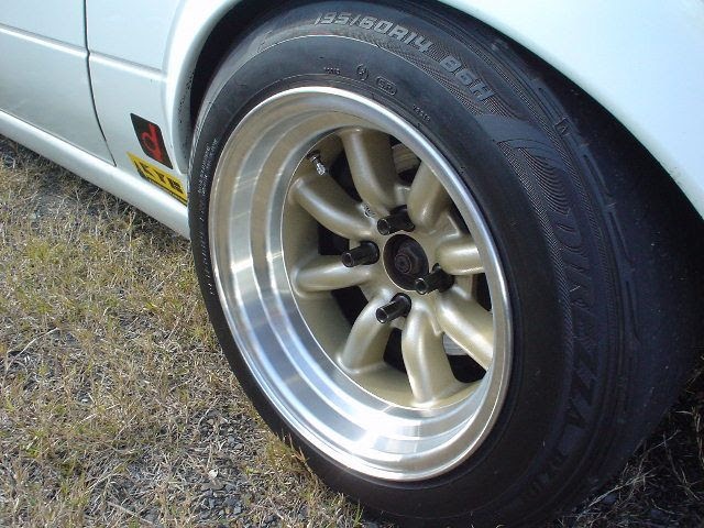ロードスターのワタナベホイール・ワタナベ Rタイプ・ひっぱりタイヤ・ロードスター ・シャコタンに関するカスタム事例の投稿画像1枚目