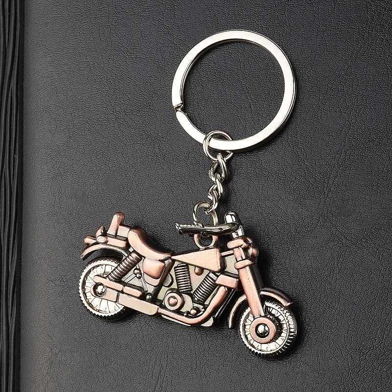 Chaveiro de motocicleta 3D retrô de simulação, um acessório estiloso. Detalhado e durável, perfeito para chaves e para expressar sua paixão por motos.