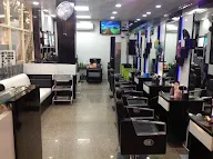 Looks Exotica Luxury Unisex Salon photo 1