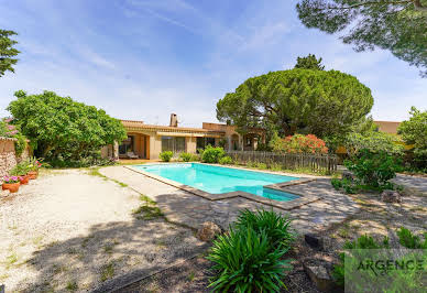 House with pool and terrace 3