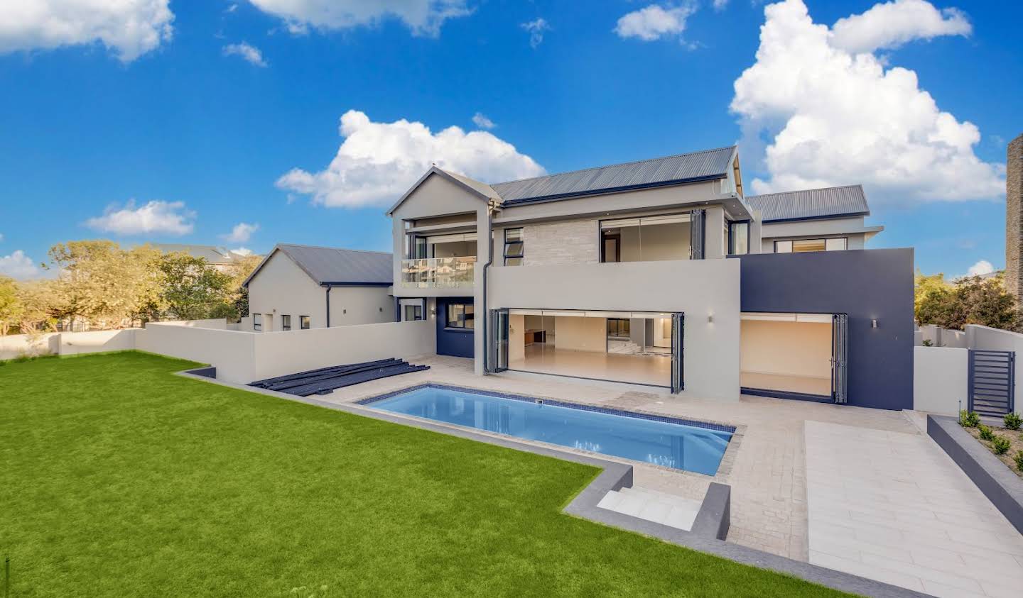 House with pool and garden Midrand