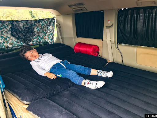 デリカd 5 Cv5wのdiy 車中泊 カーテン増設 ポンチョ大活躍 カモ柄大好きに関するカスタム メンテナンスの投稿画像 車 のカスタム情報はcartune
