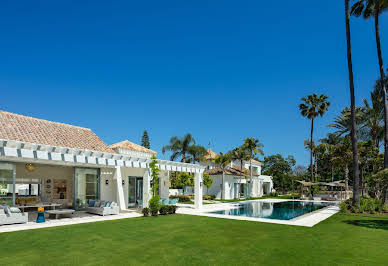 Villa avec piscine et jardin 2