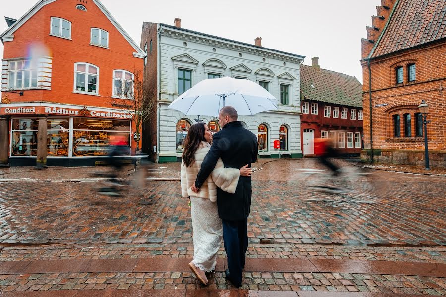 Fotografo di matrimoni Irina Pervushina (london2005). Foto del 24 febbraio 2018