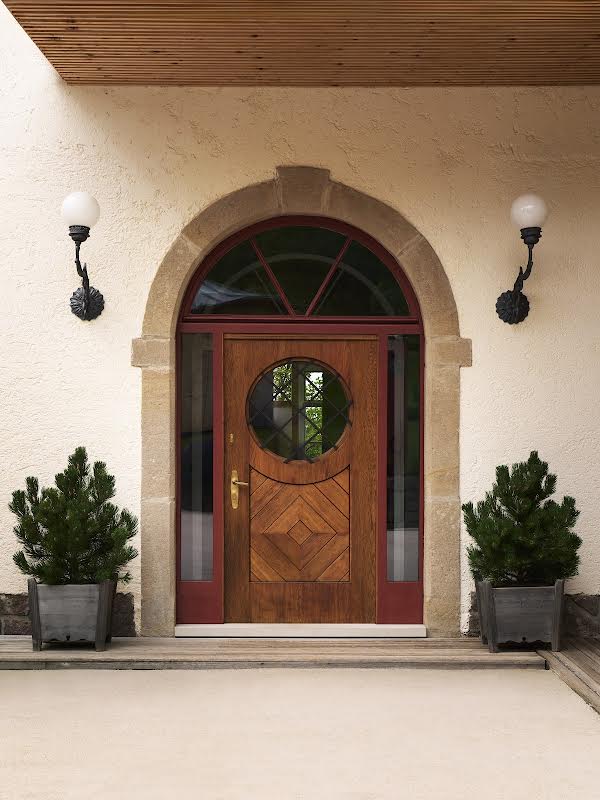 Berghoferin front door