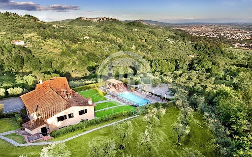 Villa with pool 2
