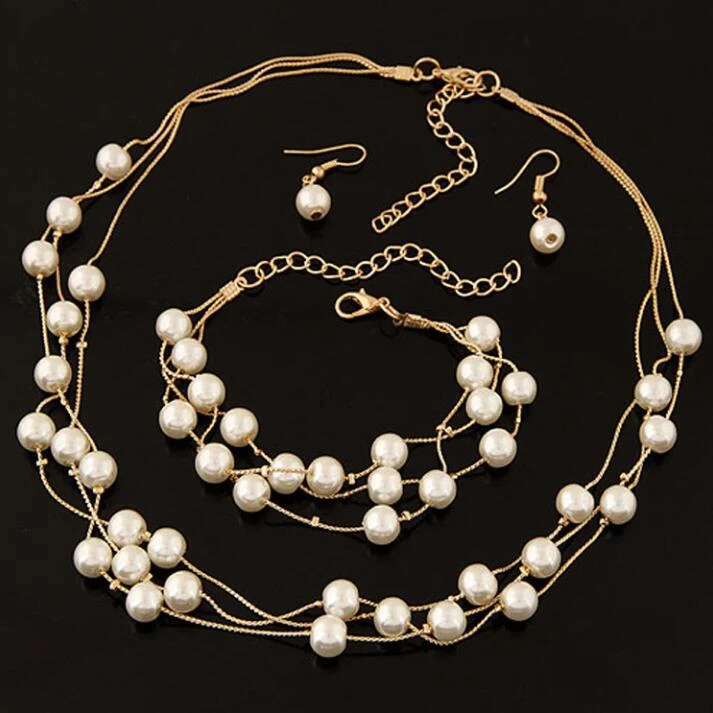 Ensemble 3 pièces de bijoux pour mariée et demoiselle d'honneur, doux et élégant, en maille et perles. Collier, bracelet et boucles d'oreilles.