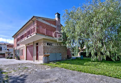 Villa with terrace 3