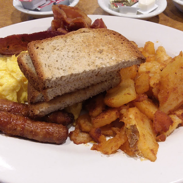 Gluten-Free Bread/Buns at Maple Leaf Diner