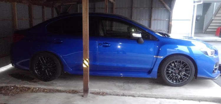 WRX STIの納車直後と今を貼れ・9月もよろしくお願いします。・秋の気配に関するカスタム事例の投稿画像3枚目