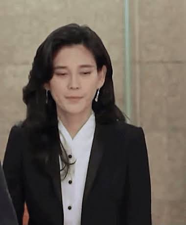 Reborn Rich Actress Goes Viral For Her Uncanny Resemblance To An IRL  Korean Chaebol Woman - Koreaboo