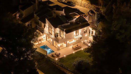 Maison avec piscine et terrasse 2
