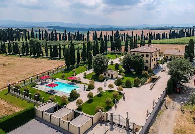 Villa avec piscine et jardin 1