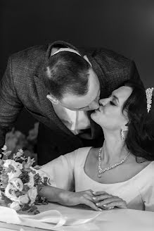 Wedding photographer Dasha Kapitanova (kapitanovafoto). Photo of 6 December 2021