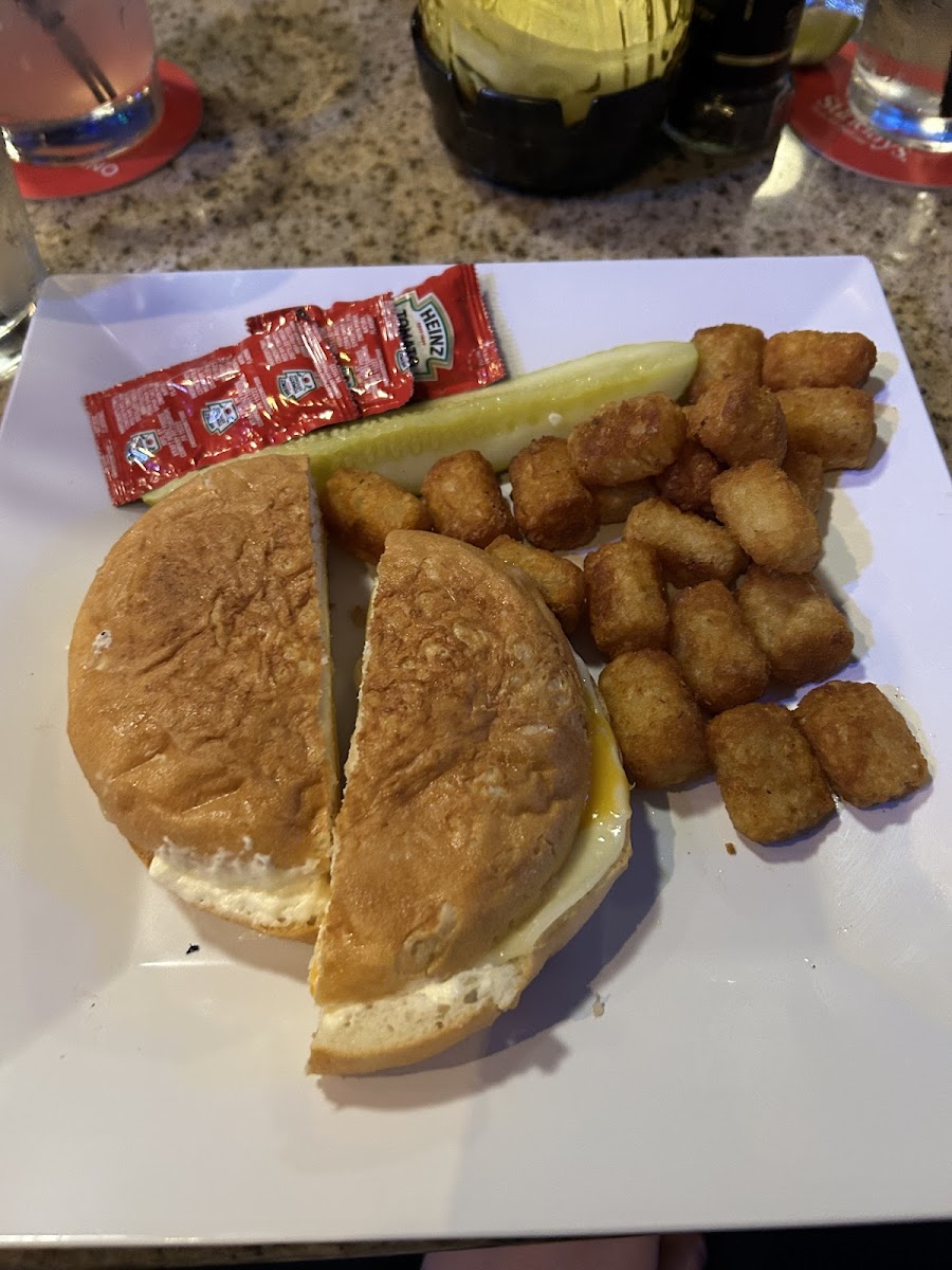 GF Grilled cheese and tater tots