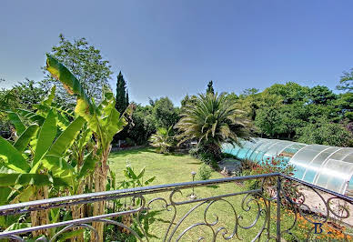 House with pool and garden 2