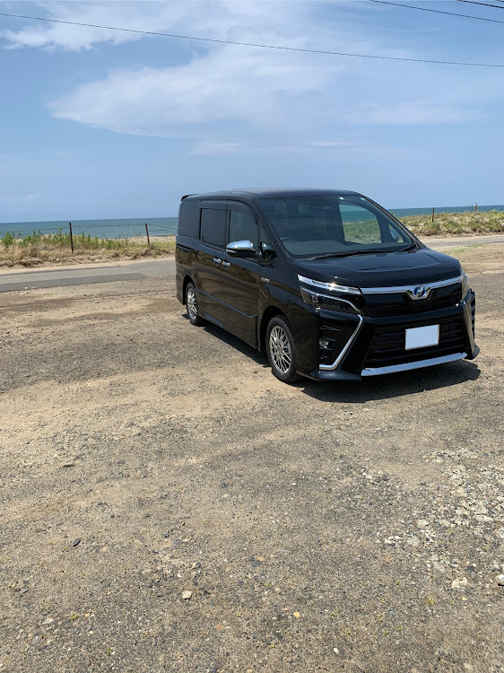 ヴォクシーの納車・お祓いは大事な儀式(^_^)・ドライブ・輪止めビビリーズに関するカスタム事例の投稿画像1枚目