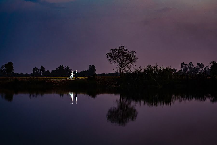 Fotógrafo de casamento Che Hoang Huy (hoanghuy2302). Foto de 16 de dezembro 2021