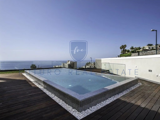 Maison avec piscine et jardin 3