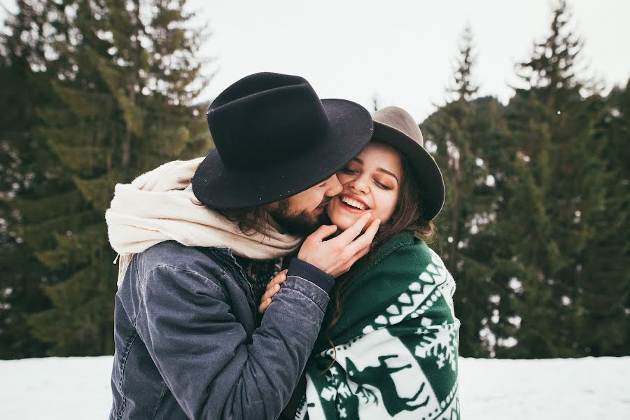 Wedding photographer Roman Selyutin (fotoroman). Photo of 21 February 2017