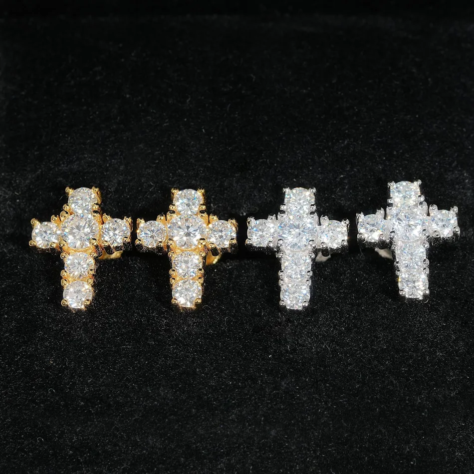 Boucles d'oreilles DF Jewelry Hip Hop en argent S925 avec croix, parfaites pour un style audacieux et moderne, mettant en valeur votre look.
