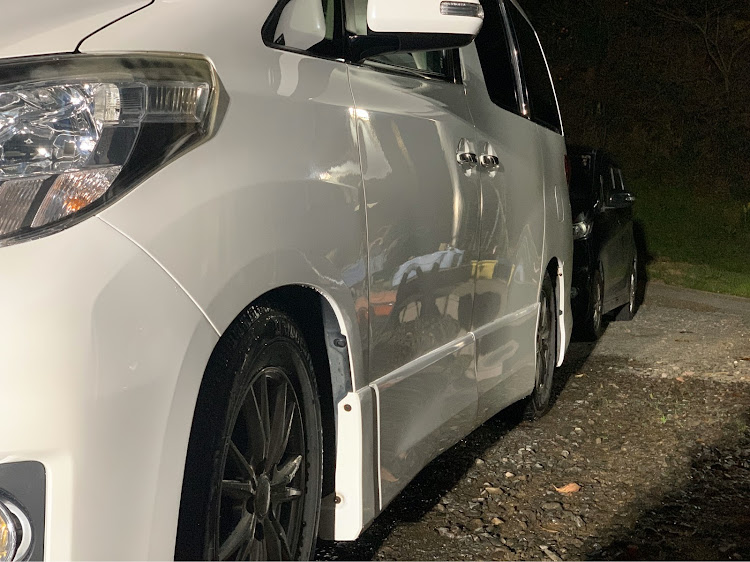 アルファードの洗車・タイヤ交換・無加工スマホ撮りに関するカスタム事例の投稿画像1枚目