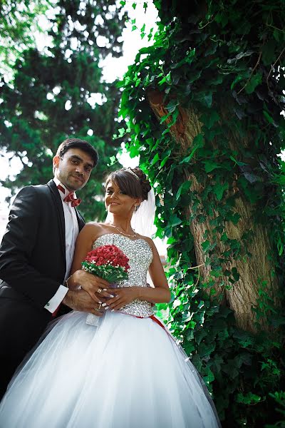 Fotógrafo de casamento Ulvi Daschdamir (ulvidashdamir). Foto de 13 de julho 2017