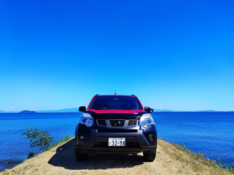 エクストレイルの滋賀ドライブ・車写活・仮想USDM・RED RE:BORN ARMY・ひみつのアッコちゃんスポットに関するカスタム事例の投稿画像1枚目